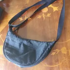 ブラックナイロンサコッシュ