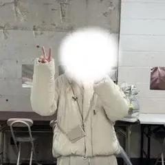 アイボリー フード付き ダウンジャケット