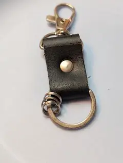 レザー ブラック キーリング スナップボタン付き