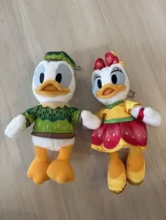 ディズニー ドナルド デイジー ぬいぐるみバッジ 2点セット - メルカリ