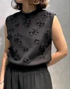 ユナイテッドアローズ 3D フラワーモチーフ ノースリーブ ニット ベスト