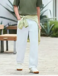 ユニクロ ワイドストレートジーンズ 白