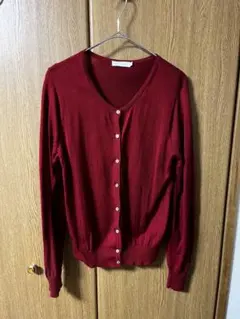 earth music &ecology 赤色ボタン付き長袖カーディガン
