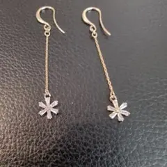雪の結晶デザイン ロングフックピアス