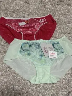 Triumph 花柄ショーツ2枚セット Mサイズ　新品　タグ付き