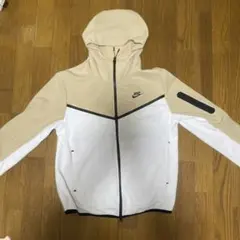 テック パーカー