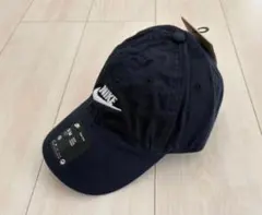 新品タグ付き　NIKE ナイキ クラブ キャップ　帽子のサムネイル
