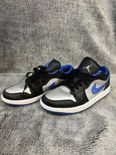 Nike Air Jordan 1 Low メタリックプラチナムのサムネイル