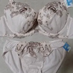 Item thumbnail for item 31e1701e-392c-458b-9f73-b1185e9bfb43