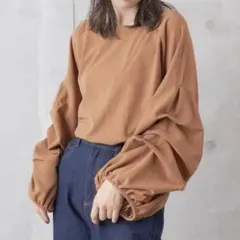 【新品タグ付き】NICE CLAUP 袖ボリュームトップス F