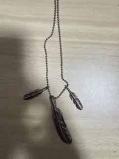 p*！様 シルバー925 ブロンズ羽根モチーフネックレス