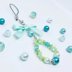 メンカラにも！ミントグリーンのお花ストラップ