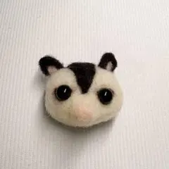 ①羊毛フェルト フクロモモンガ キーホルダー - メルカリ