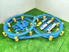 プラレール「8の字型立体交差ループ」 レイアウトA 車両付き