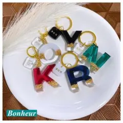 【名入れ アルファベットチャーム】透明感　クリア　モノトーン　キーホルダー　数字