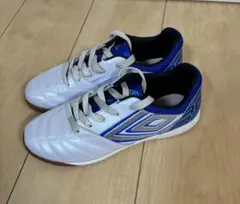 UMBRO フットサルシューズ ホワイト/ブルー