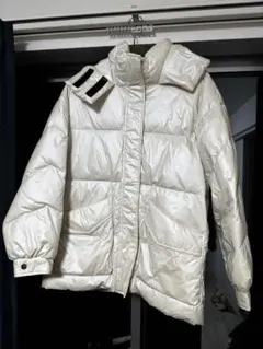 ホワイト ダウンジャケット フード付き