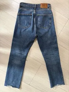 ダメージブルーデニム