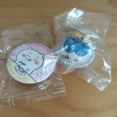 ちいかわ　くら寿司　ハチワレ　キーホルダー　缶バッジ