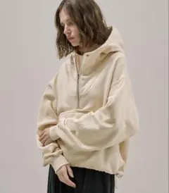 新品　PUBLIC TOKYO アノラックスウェットパーカー　石原さとみさん着用のサムネイル