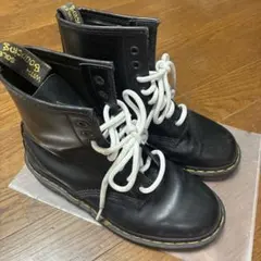Dr. Martens 8ホール ブーツ ブラックのサムネイル