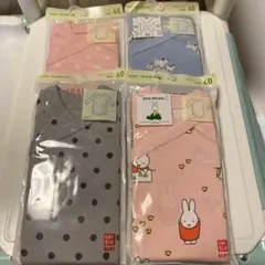 ユニクロ　ボディスーツ　60 女の子向け　4着セット