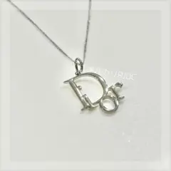 【新品未使用】DIOR ディオール ロゴ シルバー アクセサリーチャーム 正規品のサムネイル
