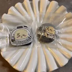 くら寿司　ちいかわ　ラッコ　缶バッジ　マグネット