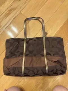 COACH シグネチャー トートバッグ ブラウン ゴールドのサムネイル