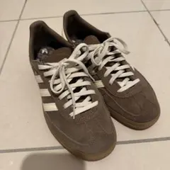 adidas ブラウン スエード スニーカー HANDBALL SPEZIAL