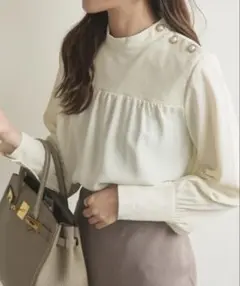Futier land パールボタンブラウス