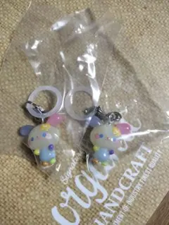 サンリオキャラクターズ　ゆるっとめじるしアクセサリー　ウサハナ2匹