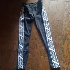 PUMA 黒 ヨガレギンス サイドロゴ