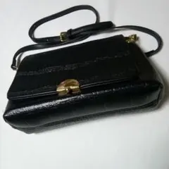 新品　レディース　ショルダーバッグ　ブラック　斜めがけ　肩掛け