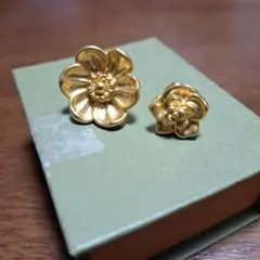 KENZOケンゾー 花の形状の金色ピンブローチ2個セット