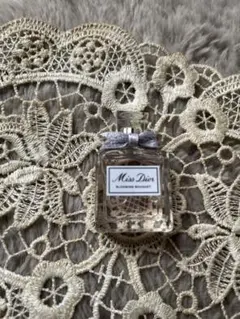 Diorミスディオール　ブルーミングブーケ　オードトワレ香水ミニ