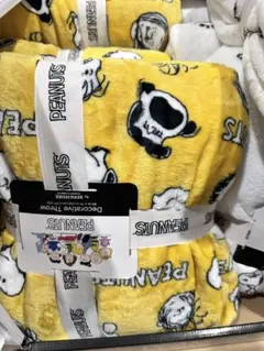 コストコブランケット　スヌーピーPeanuts大判ひざ掛け 152x177cm