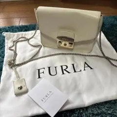 フルラ　メトロポリス　チェーンバッグ　ホワイト