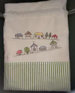 刺繍の巾着袋 街並み