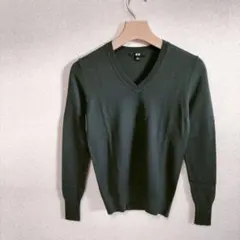 ユニクロ　UNIQLO　薄手　ニット　緑