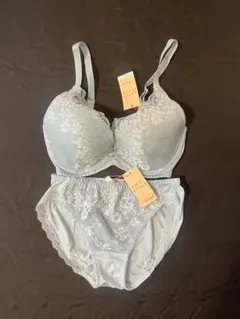 アモスタイル　夢みるブラ DeepV ブラ＆ショーツセット スウィンギングブーケ