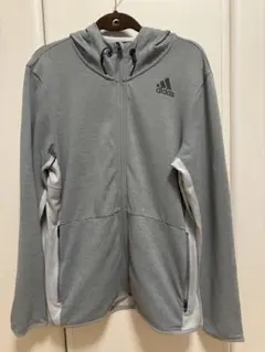 adidas フード付きはパーカー グレー