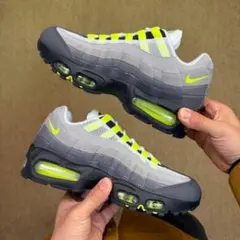 極美品 ナイキ エアマックス95 ビッグバブル 26cm 人気