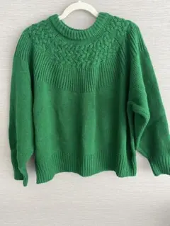 グリーン系ケーブル編みニット　アーバンリサーチ