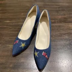 ❤️美品 リエディ デニムパンプス ポップな星＆ロゴ刺繍 ポインテッドトゥ24.5のサムネイル