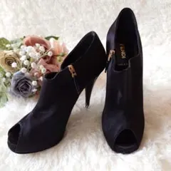 フェンディ　サテン　オープントゥ　ハイヒール　サンダル　ゴールド　ロゴ　ブラック