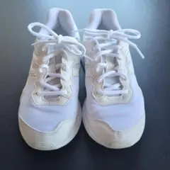 asics アシックス 白スニーカー　レーザービーム 23cm