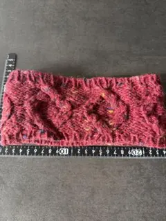 赤いニットヘアバンド ケーブル編み