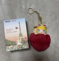 ポップマート✖️クラランス モリーちゃん　キーホルダー ぬいぐるみのサムネイル