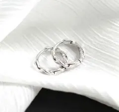 ピアス ツイストフープ シルバー アクセサリー ねじれ 韓国 新品 ステンレス